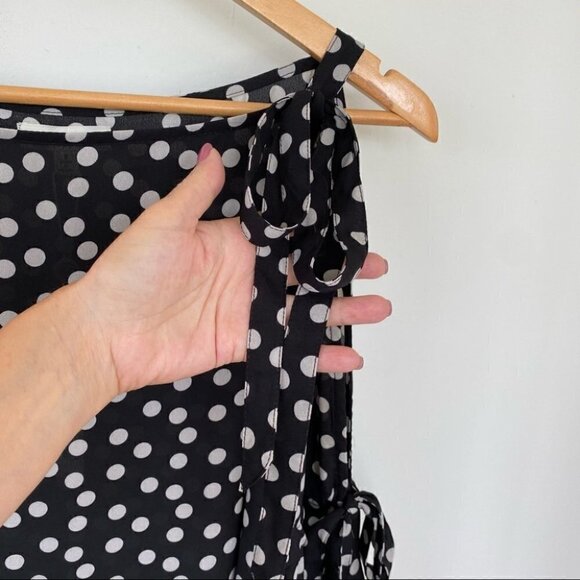 Max Studio top with cold shoulder and bows in a polka dot print - Picture 4 of 11
